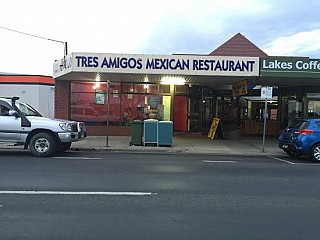 Tres Amigos Mexican Restaurant opening hours