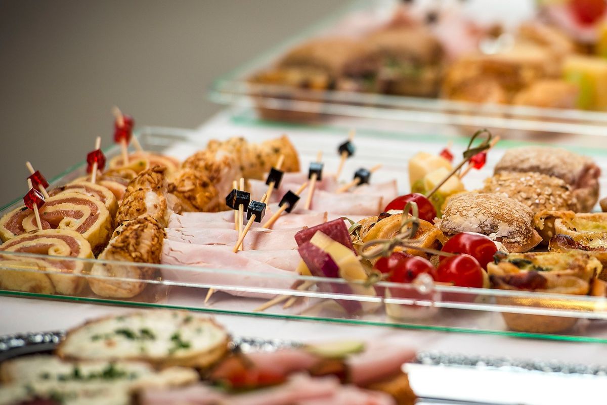 Buffet day: on your plates, ready, go! The things, you should know before entering a buffet restaurant