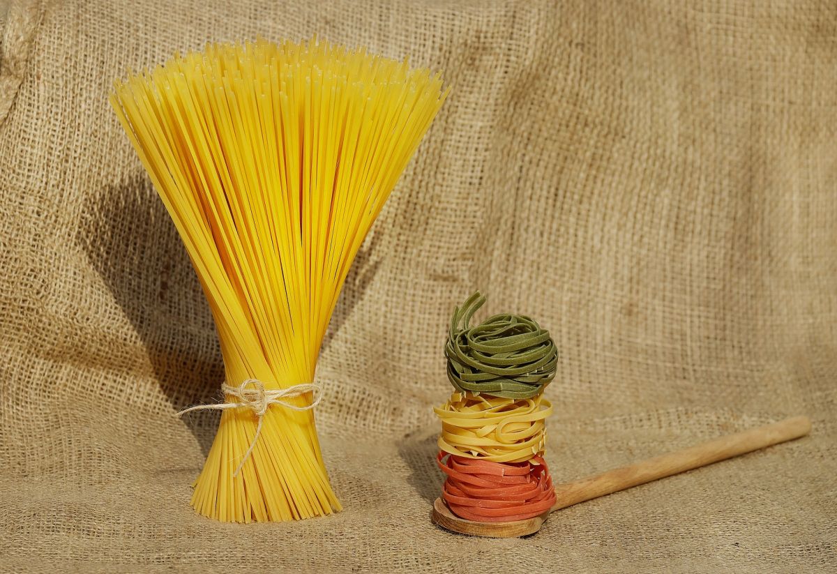 The longest pasta on the plate: the spaghetti. Etiquette, facts and varieties
