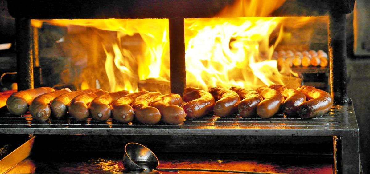 Incontra una delle salsicce più popolari al mondo, il Bratwurst