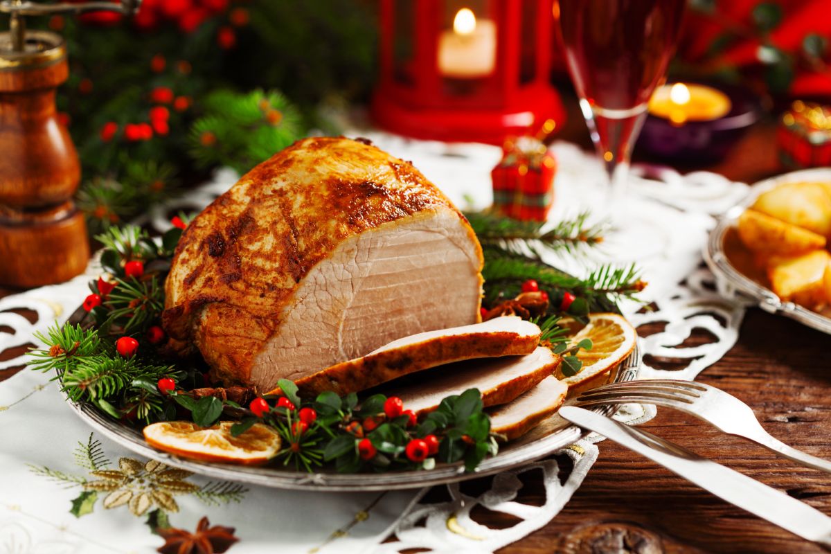 Maridaje perfecto: los mejores vinos y acompañamientos para el jamón de Navidad