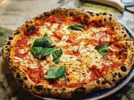 Pizzeria Casa Mia Pizza Aus Dem Holzofen food
