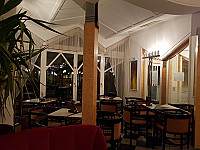 Cafe Romana inside