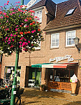 Gaststätten, Cafe, Eiscafe Rialto outside
