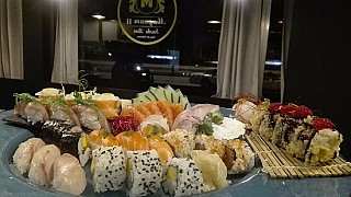 Magnum Sushi Bar aberto