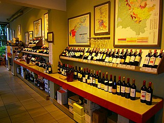 Jacques` Wein-Depot offen
