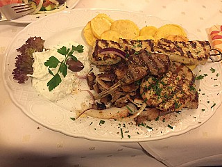 Taverna Vassili - Restaurant - Saal - Terrasse - Ihr Grieche